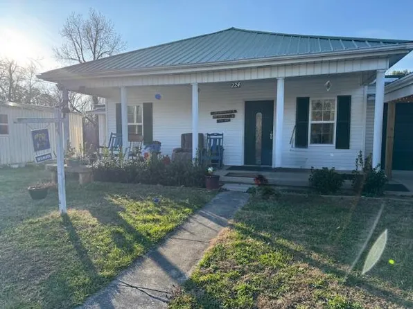 224 S Main St, Whitley City, KY 42653