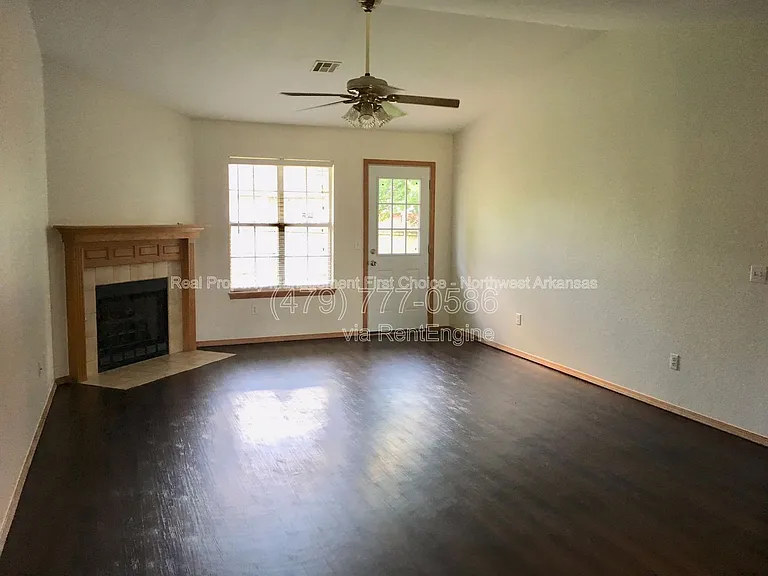 4433 W Cheyenne Dr — Photo 5