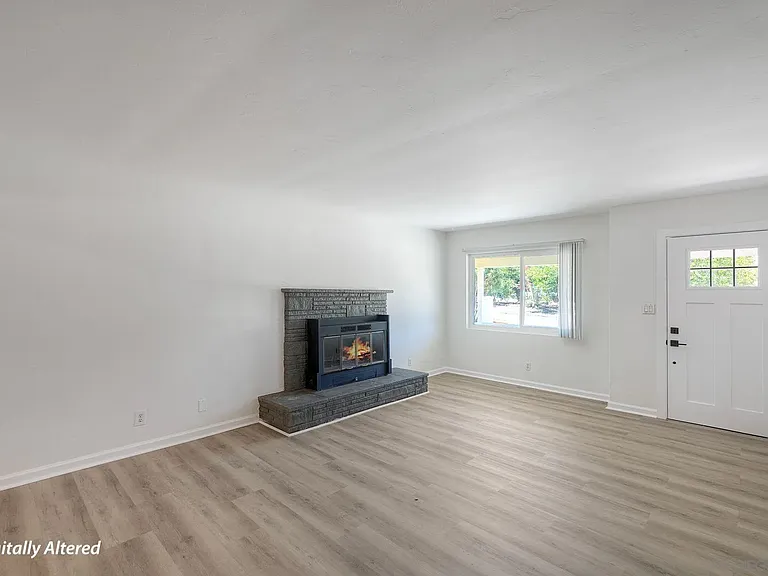 1921 Felicita Rd — Photo 5