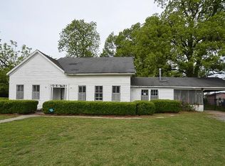 137 N 3rd St, Rolling Fork, MS 39159