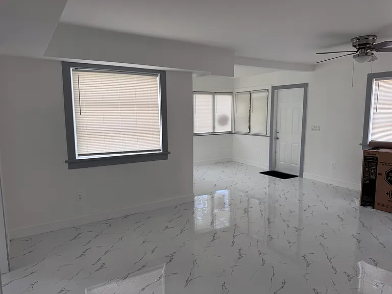465 Martin Ave — Photo 4