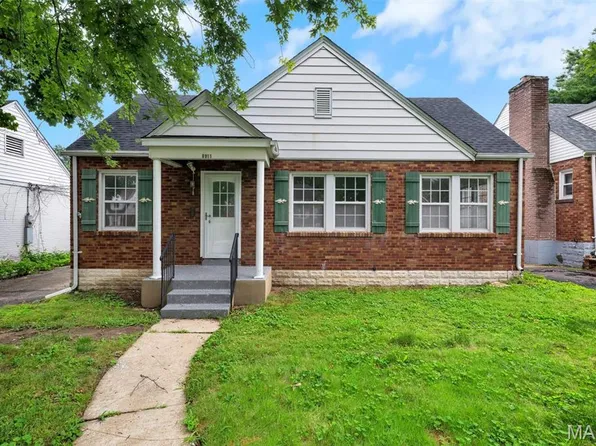 8911 Shawnee Ln, Saint Louis, MO 63114
