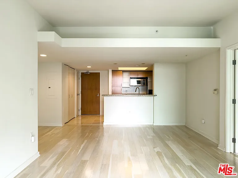 13700 Marina Pointe Dr #1626 — Photo 9