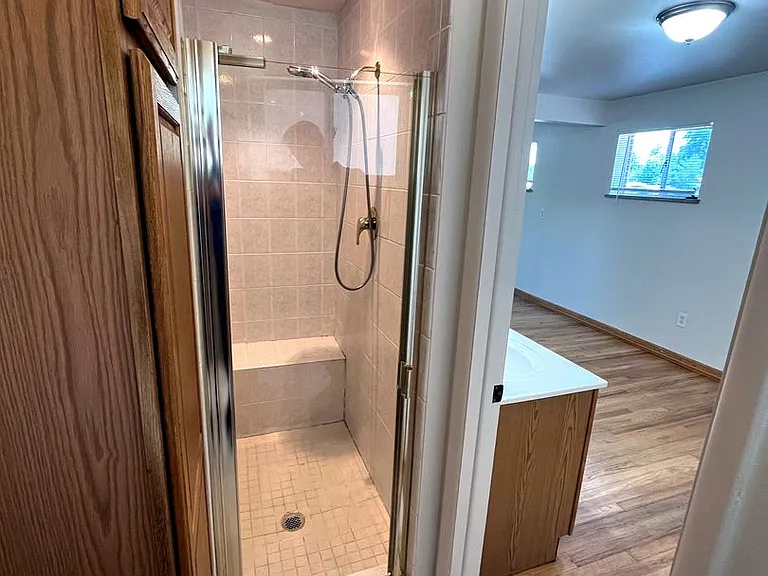 895 Holland St — Photo 11