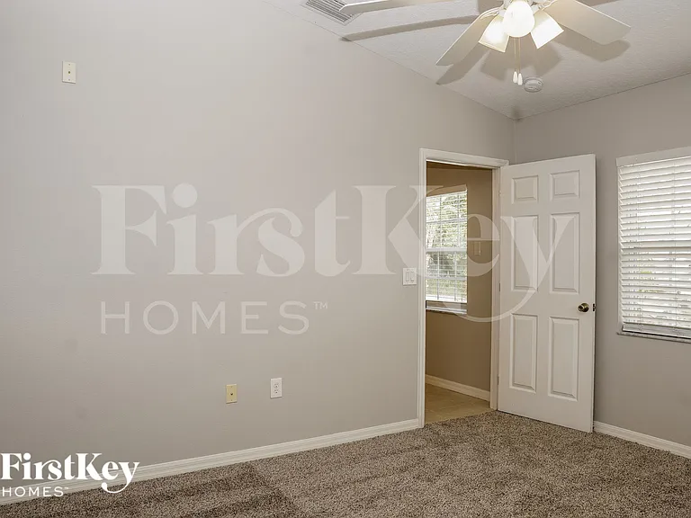 1136 Delmar Ter NE — Photo 11