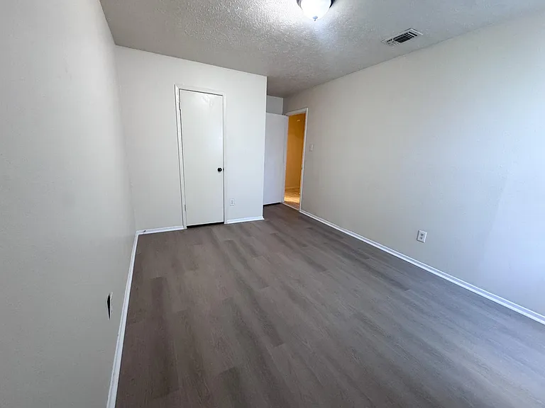 14418 Moorfield Dr — Photo 31