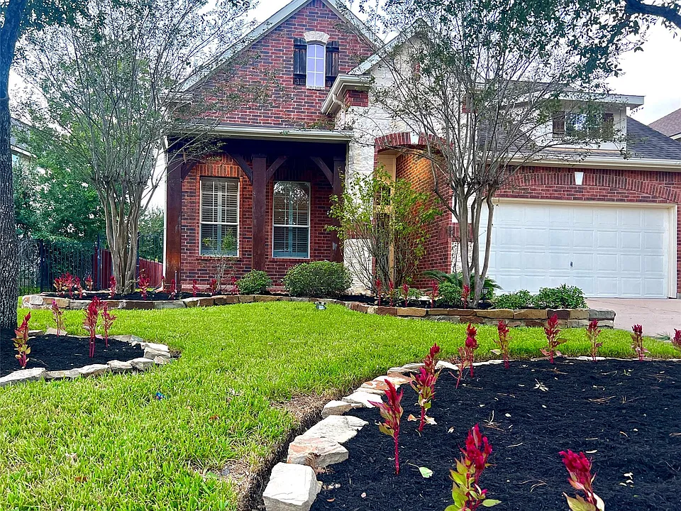 106 W Arbor Camp Cir