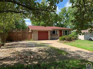 2807 SW McAlister Ave, Topeka, KS 66614