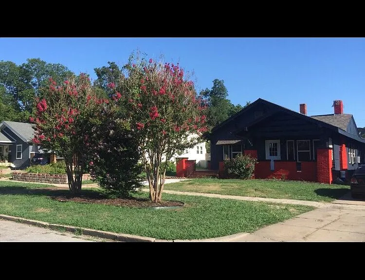 1620 NW 18th St — Photo 3