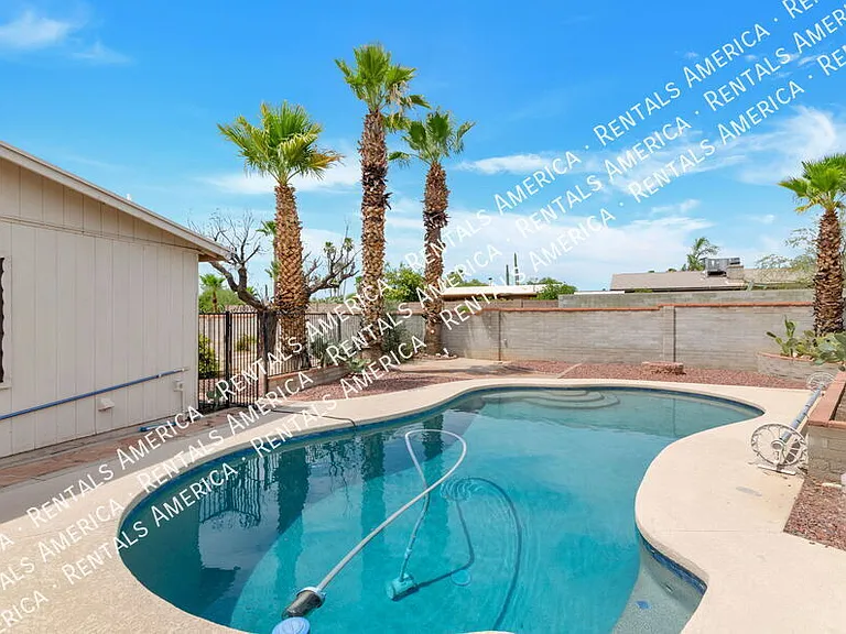 7868 N Soledad Ave — Photo 22