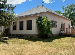 709 E St, Edgemont, SD 57735