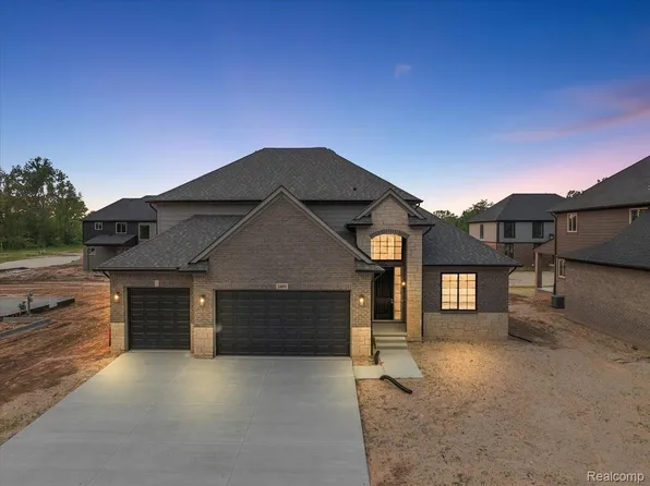 24091 Tullymore Dr, Macomb, MI 48042