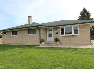 514 Memorial Dr, Beech Grove, IN 46107