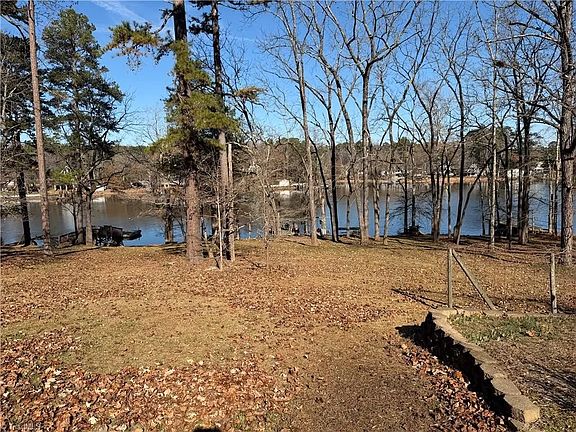 3rd image of 415 Watkins Rd