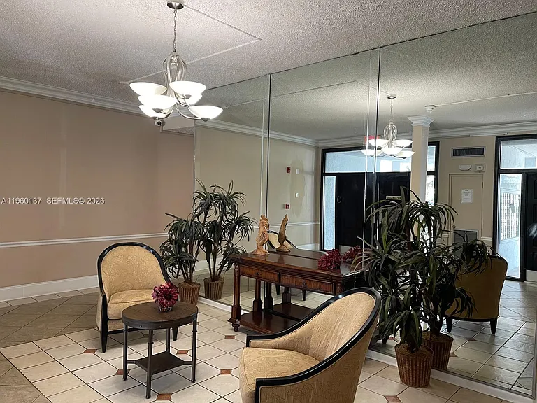 470 Executive Center Dr #1C — Photo 16