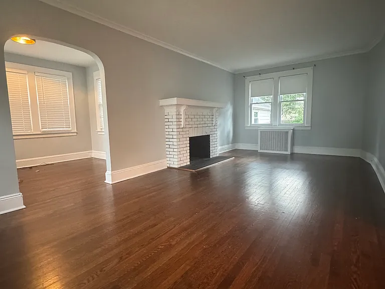 734 Greenwood Rd — Photo 3