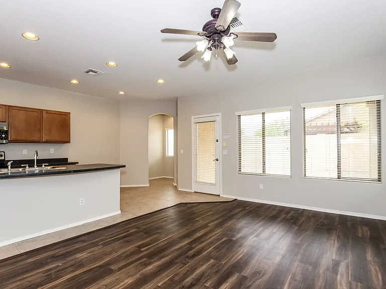 17722 W Marshall Ln — Photo 5