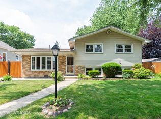 9636 S 53rd Ave, Oak Lawn, IL 60453