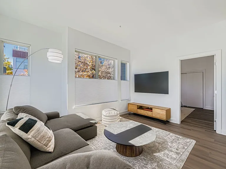 1707 Walnut St #104 — Photo 9