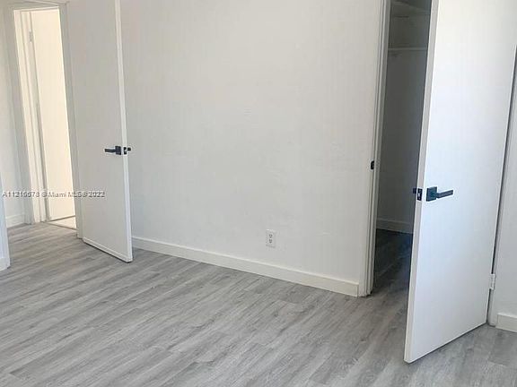5th image of 325 Surfside Blvd #11