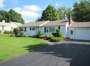 5056 Skyline Dr, Syracuse, NY 13215
