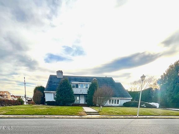 2nd image of 16 Corlies Ave