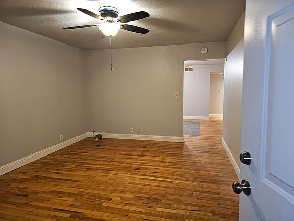 3rd image of 4611 Cyclamen Way #4609
