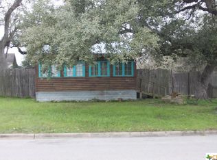411 N Blanco St, Lockhart, TX 78644