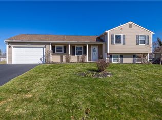 235 Gate House Trl, Henrietta, NY 14467