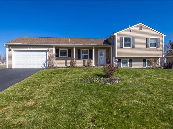 235 Gate House Trl, Henrietta, NY 14467