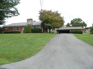 835 Sunset Dr, Chilhowie, VA 24319