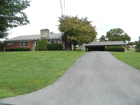 835 Sunset Dr, Chilhowie, VA 24319