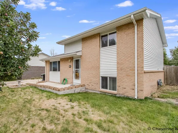 811 New Bedford Dr, Cheyenne, WY 82009