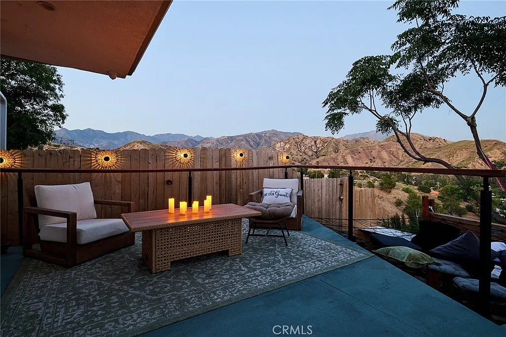 1 bed, 903 sqft, $5,555 — Photo 3