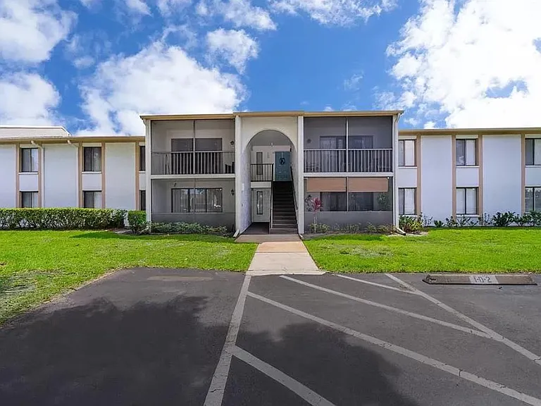 8201 Sun Spring Cir — Photo 1