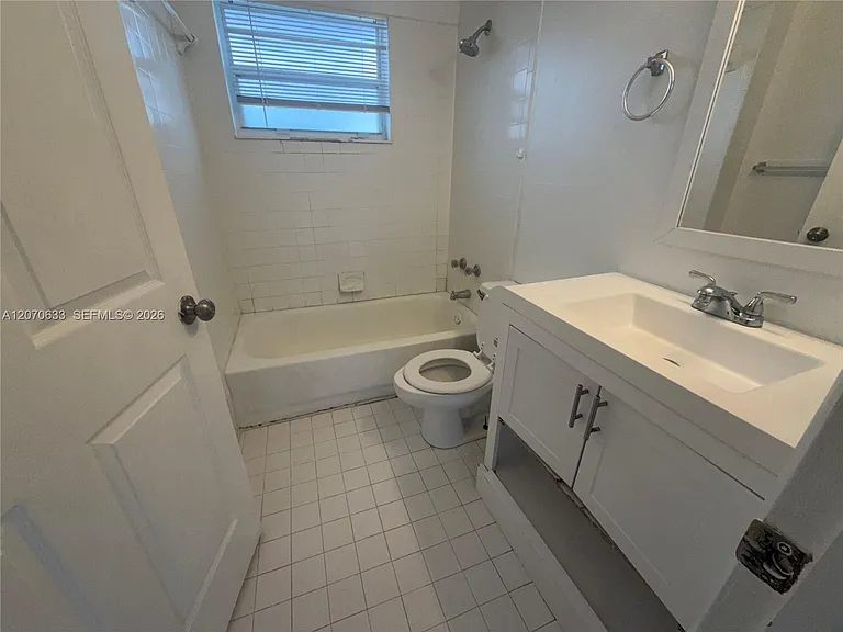 2224 Pierce St #26 — Photo 3