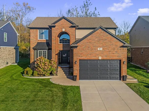 48114 Manhattan Dr, Macomb, MI 48042