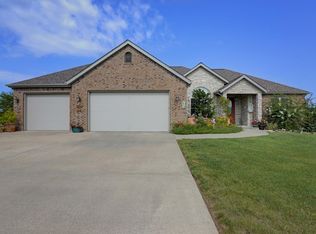 770 Black Forest Ln, Branson West, MO 65737