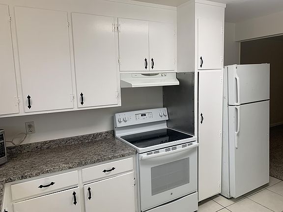 3rd image of 427 S 5th St #2