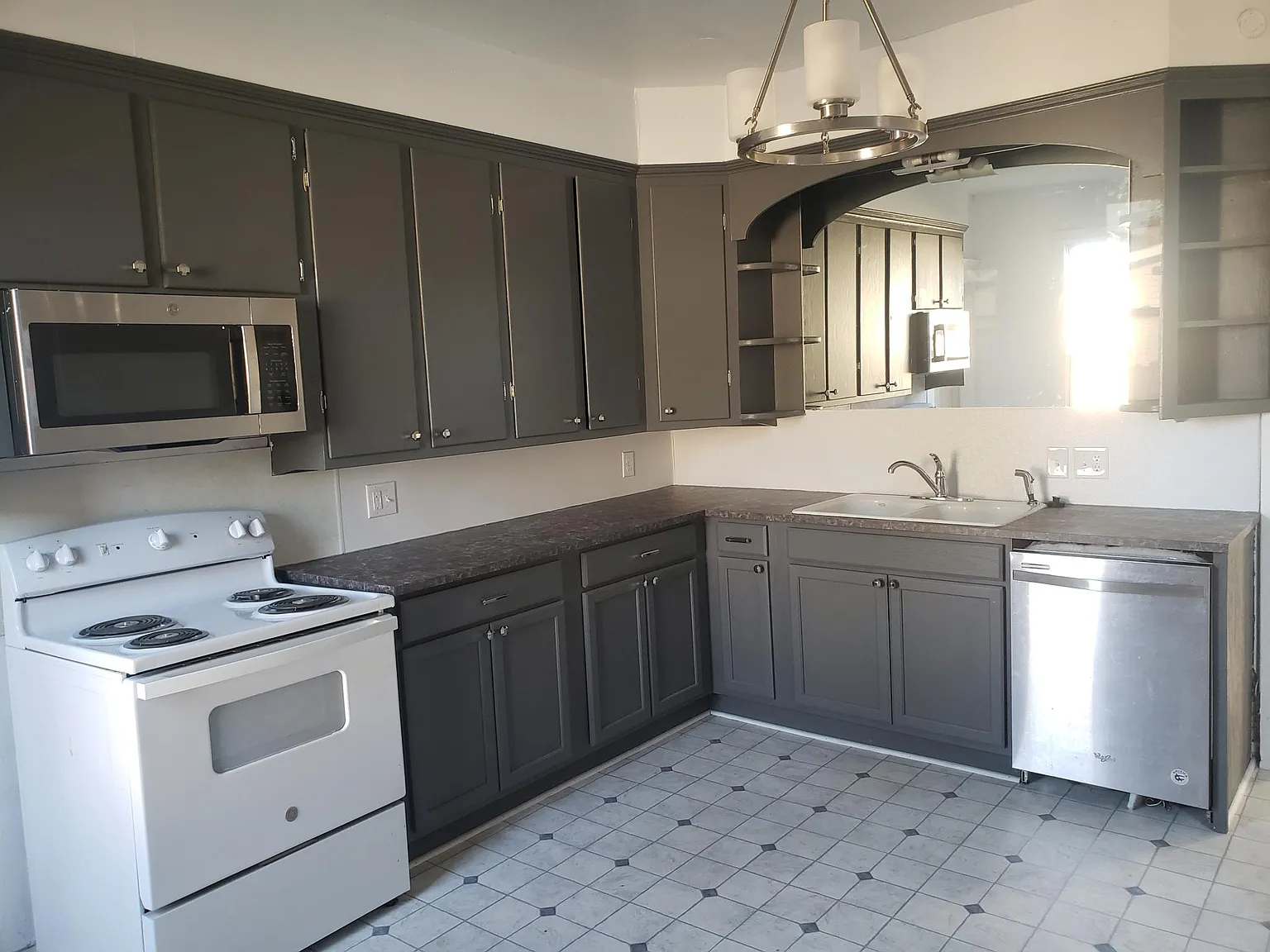 23 N Morris St photo 1