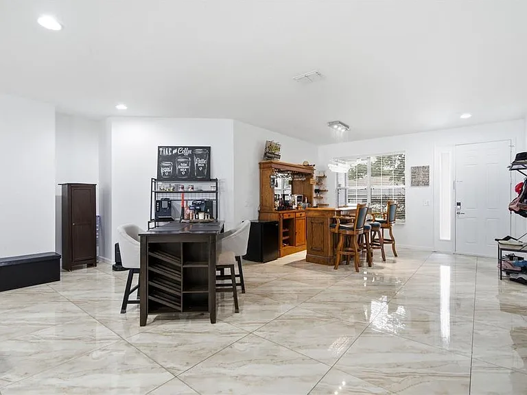 508 Debra Dr — Photo 5