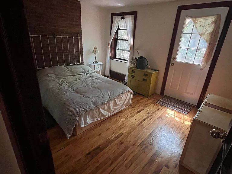 194 Clermont Ave #GARDEN-APART — Photo 11