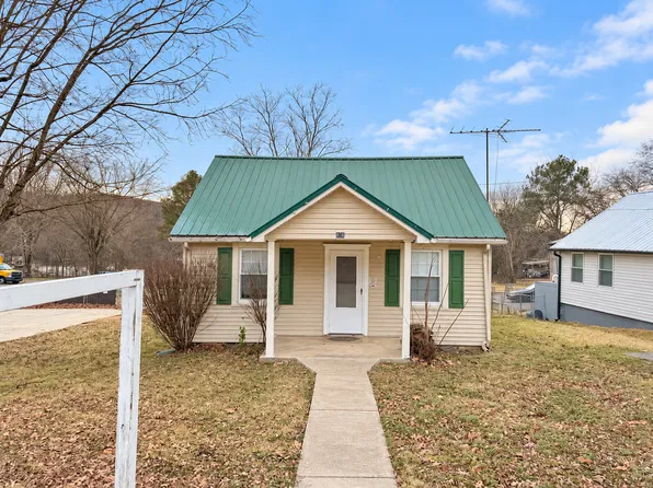 808 S McCrary St, Woodbury, TN 37190