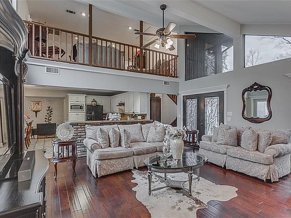 2nd image of 958 Tanglewood Dr