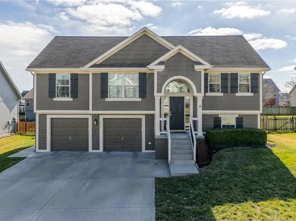 8815 NE 117th St, Kansas City, MO 64157