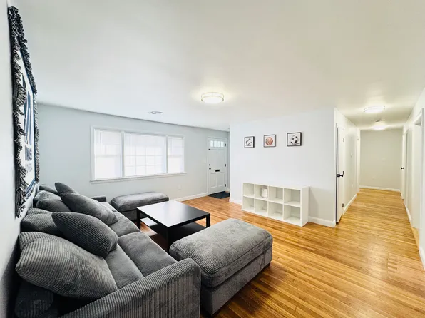 (undisclosed Address), Lowell, MA 01854