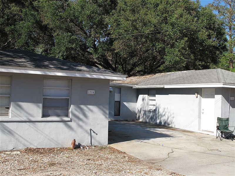Triplex, Sunset Point Rd