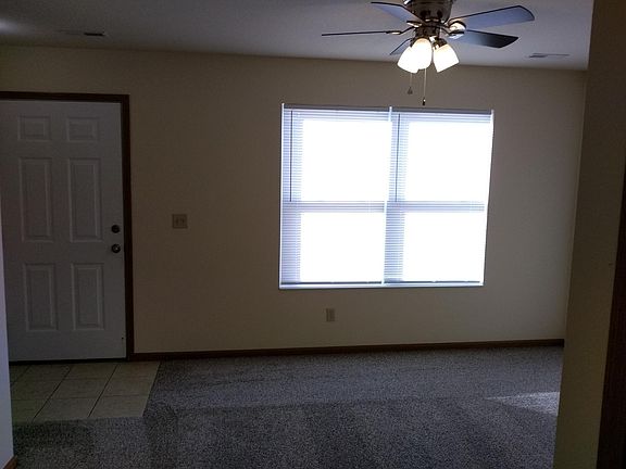 3rd image of 312 Rolling Meadow Ln