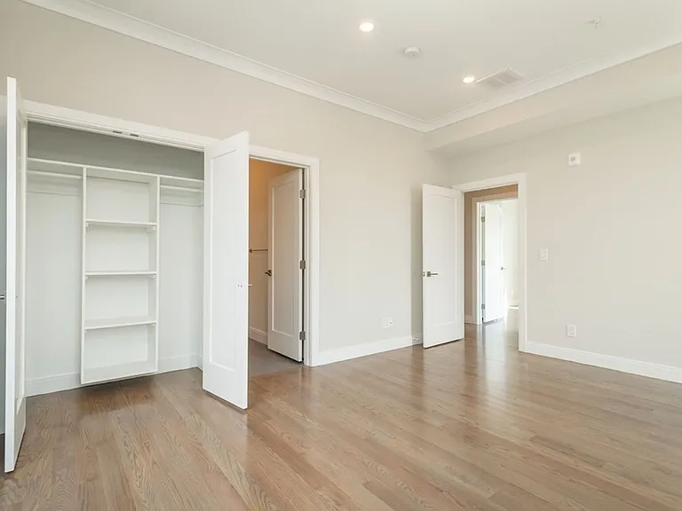 3240 Washington St #3 — Photo 3