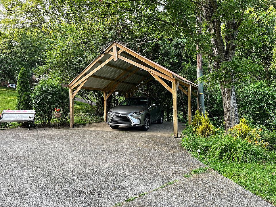 2nd image of 8437 Rolling Hills Dr